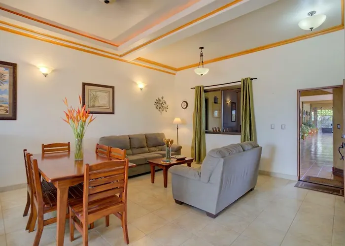 Condominio El Jilguero Plaza Tierra Pacifica * Playa Junquillal
