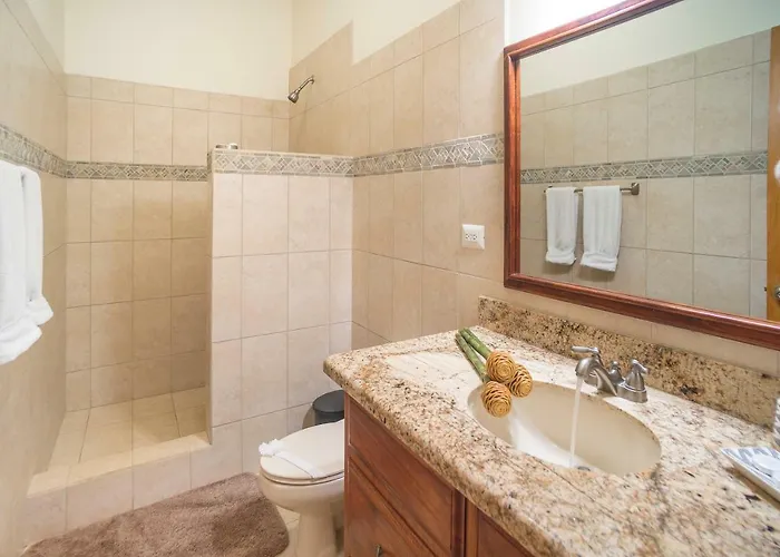 Condominio El Jilguero Plaza Tierra Pacifica Playa Junquillal